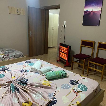 Guesthouse Sense Tirana Buitenkant foto