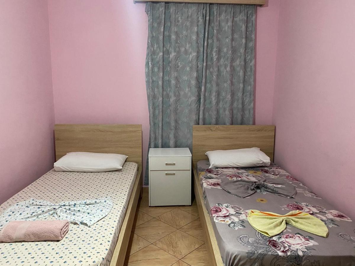 Guesthouse Sense Tirana Buitenkant foto