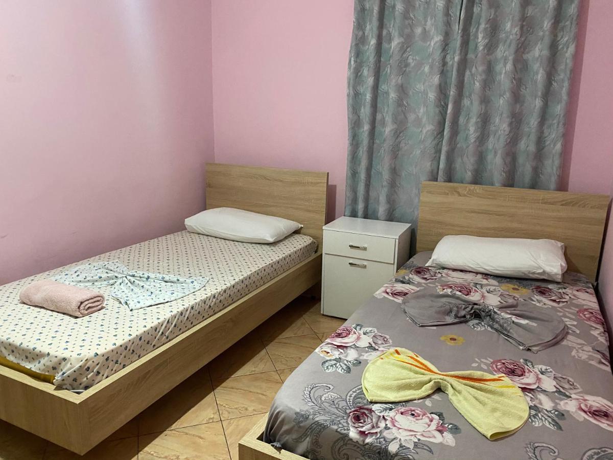 Guesthouse Sense Tirana Buitenkant foto