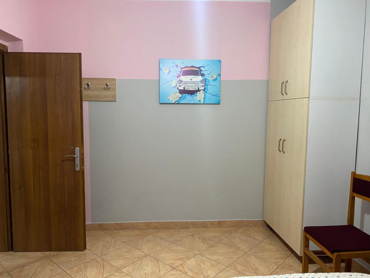 Guesthouse Sense Tirana Buitenkant foto