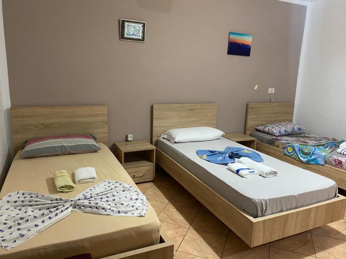 Guesthouse Sense Tirana Buitenkant foto