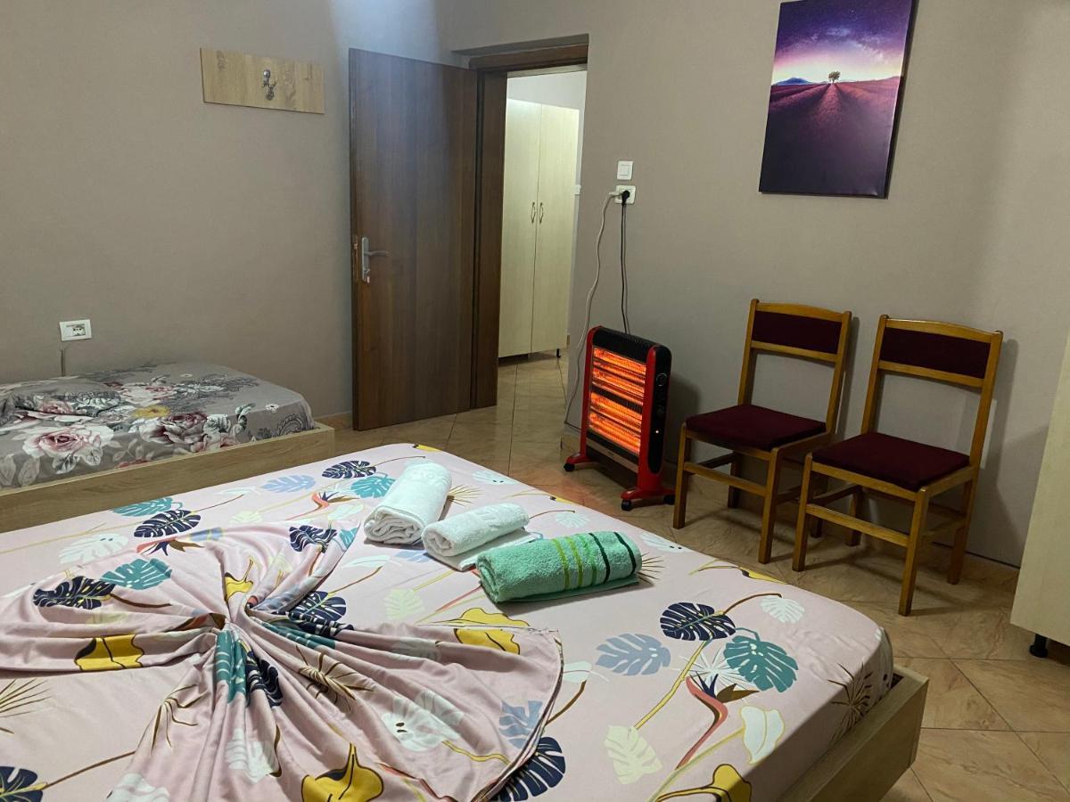 Guesthouse Sense Tirana Buitenkant foto