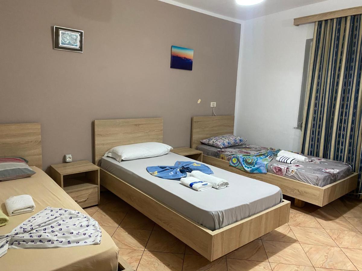 Guesthouse Sense Tirana Buitenkant foto
