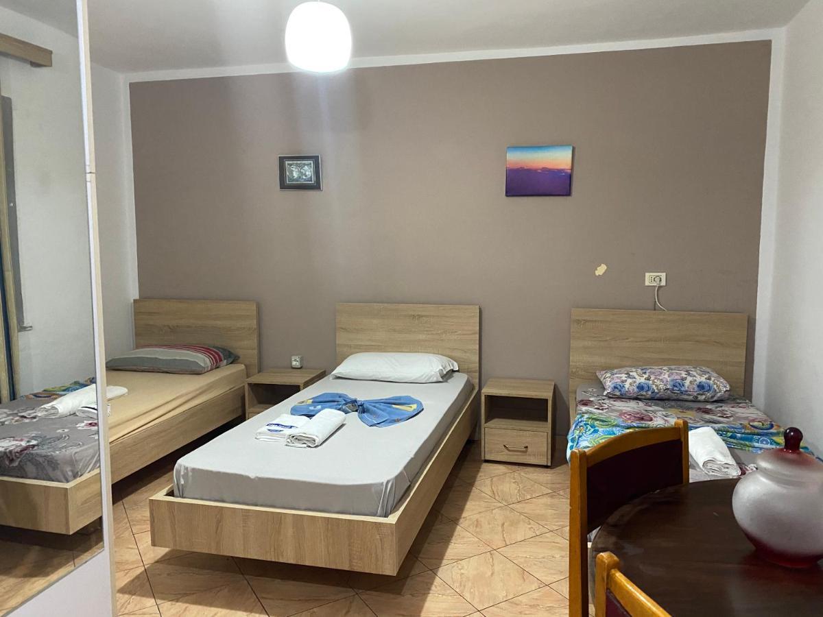 Guesthouse Sense Tirana Buitenkant foto